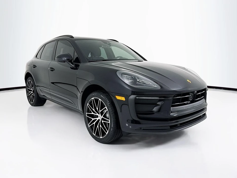 2026 Porsche Macan - Image 7 of 31