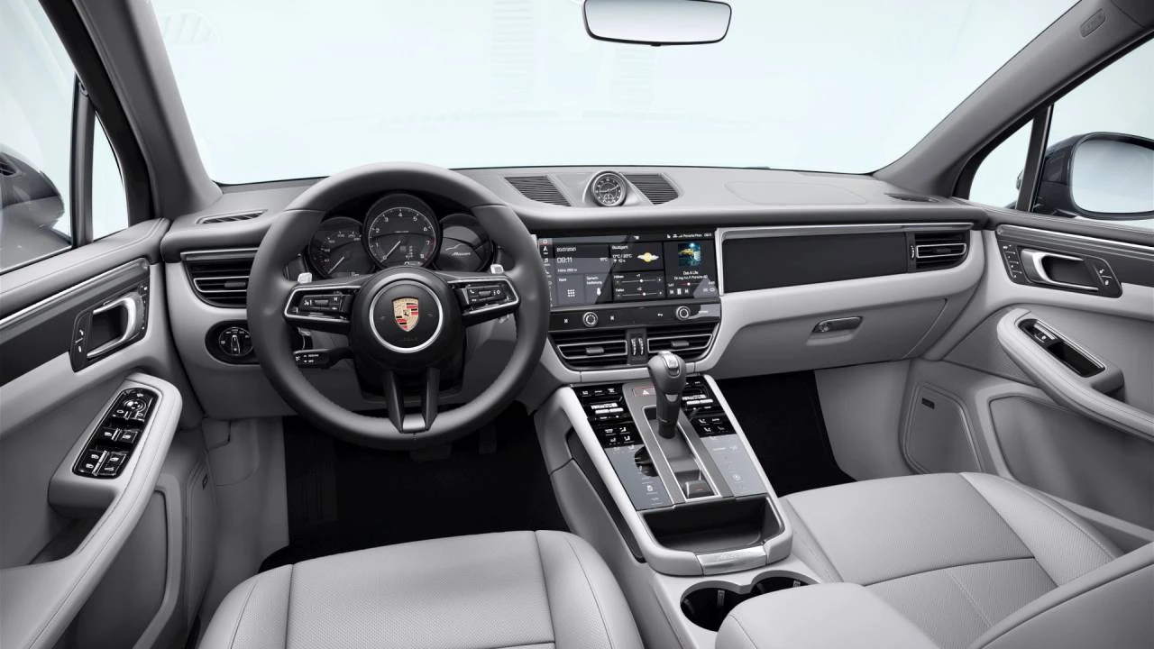 2026 Porsche Macan - Image 9 of 10