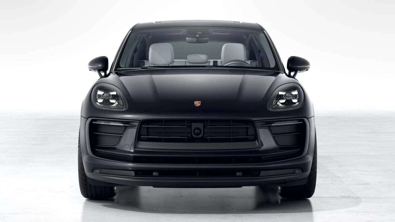 2026 Porsche Macan - Image 8 of 10