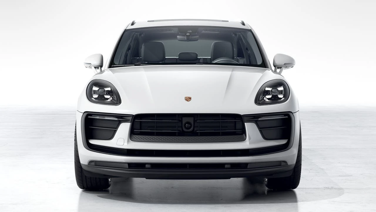 2026 Porsche Macan Electric - Image 8 of 10