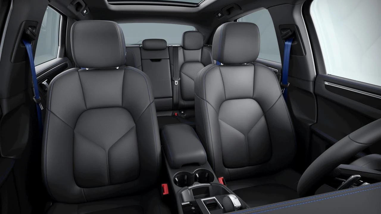 2026 Porsche Macan - Image 10 of 10