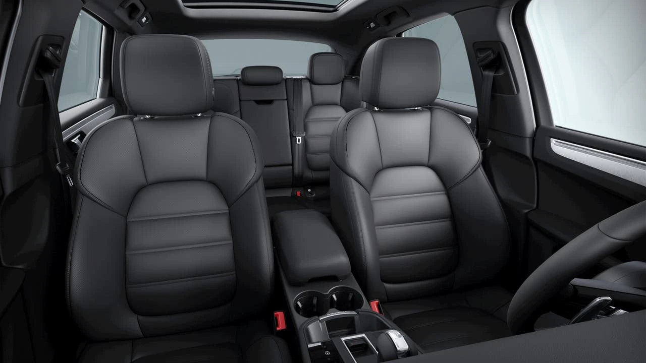 2026 Porsche Macan - Image 10 of 10