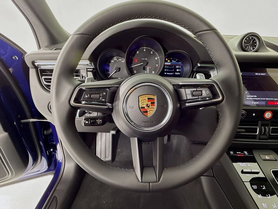 2026 Porsche Macan - Image 16 of 31
