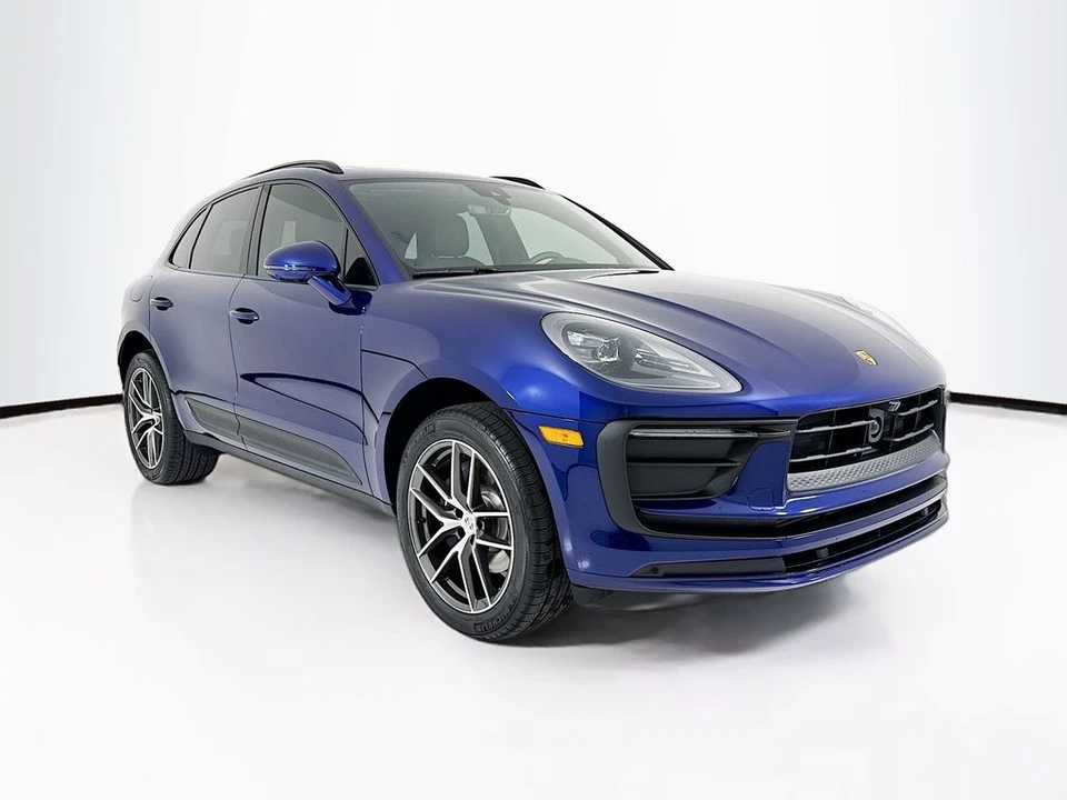 2026 Porsche Macan - Image 7 of 31
