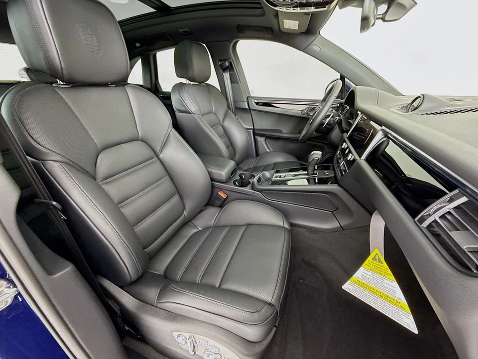 2026 Porsche Macan - Image 31 of 31