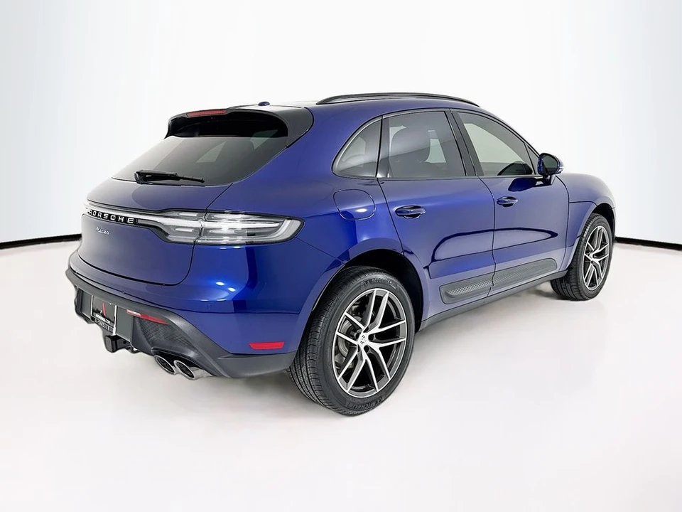 2026 Porsche Macan - Image 9 of 31