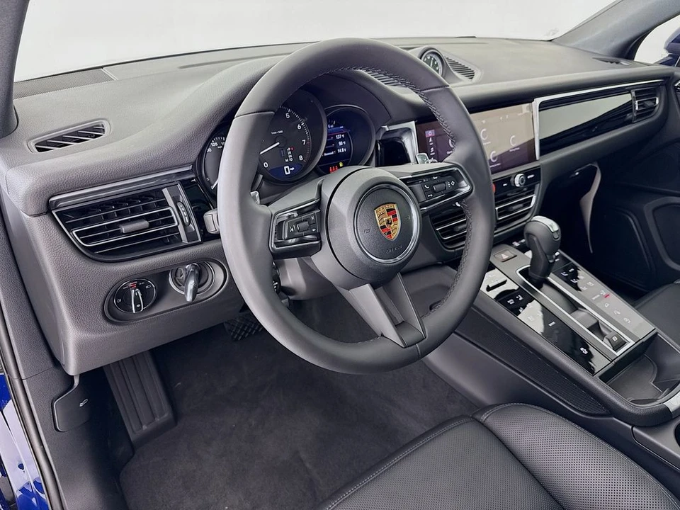 2026 Porsche Macan - Image 4 of 31