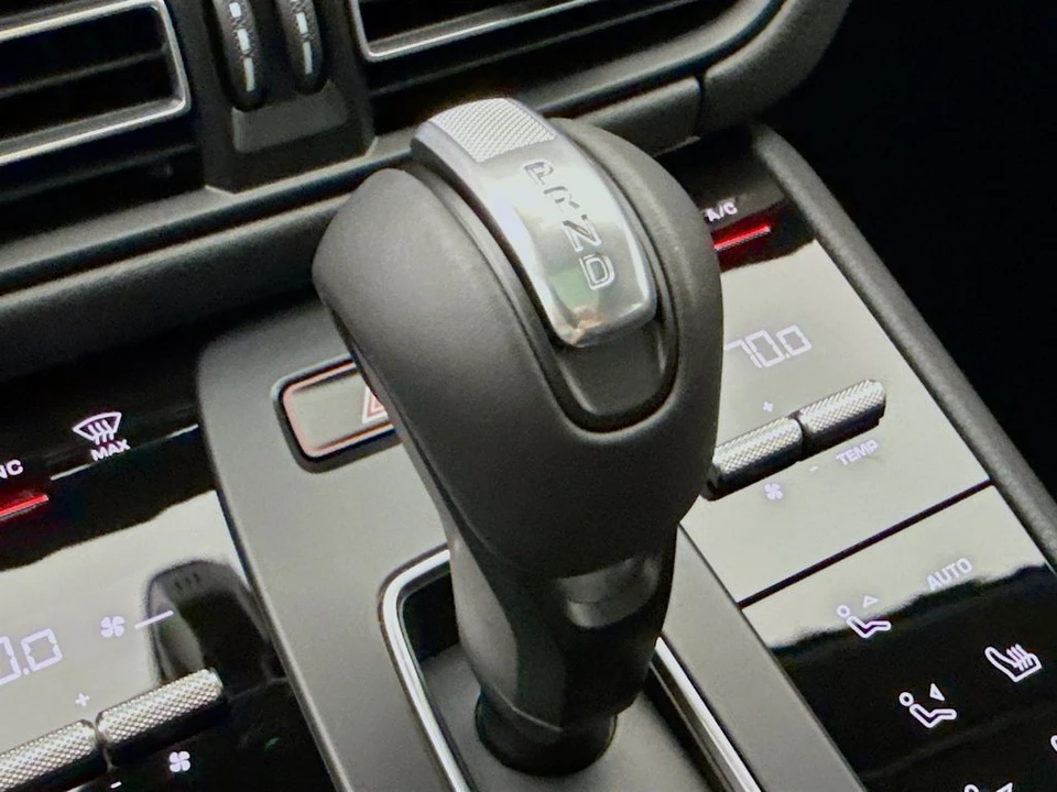 2026 Porsche Macan - Image 22 of 31