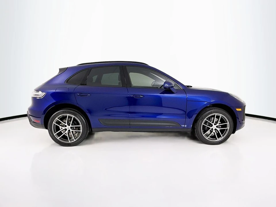 2026 Porsche Macan - Image 8 of 31