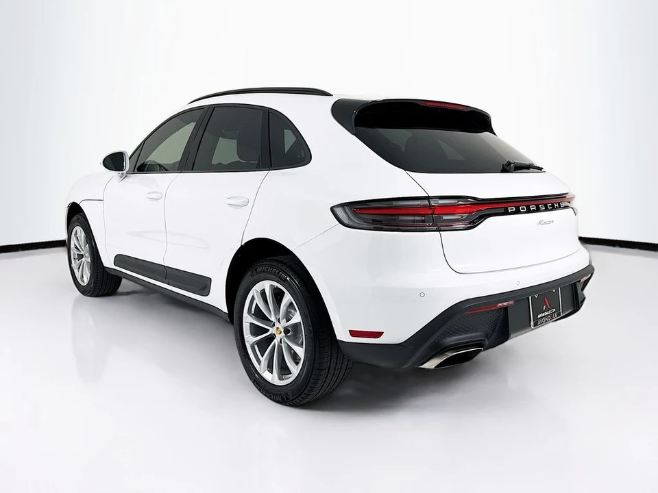 2026 Porsche Macan - Image 3 of 31