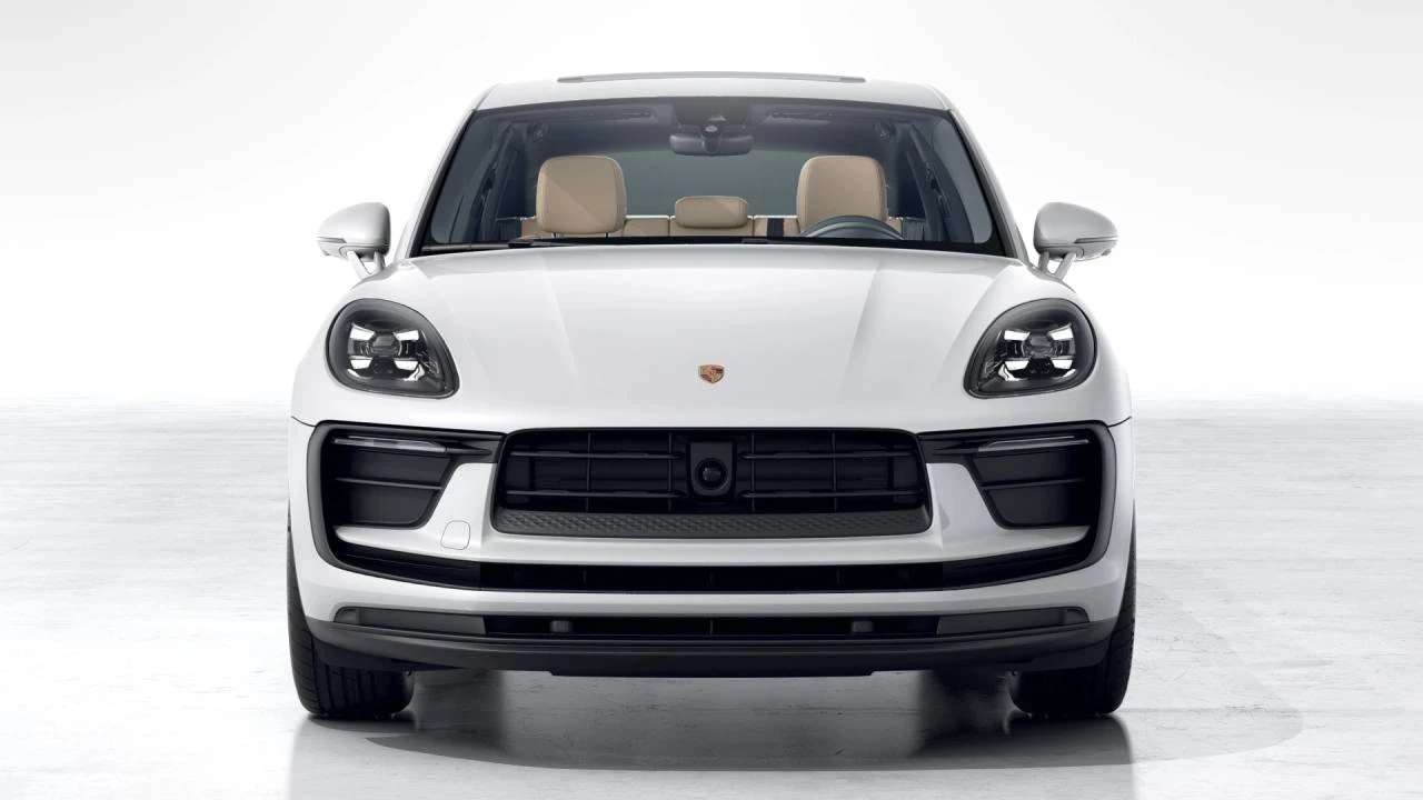2026 Porsche Macan - Image 8 of 10