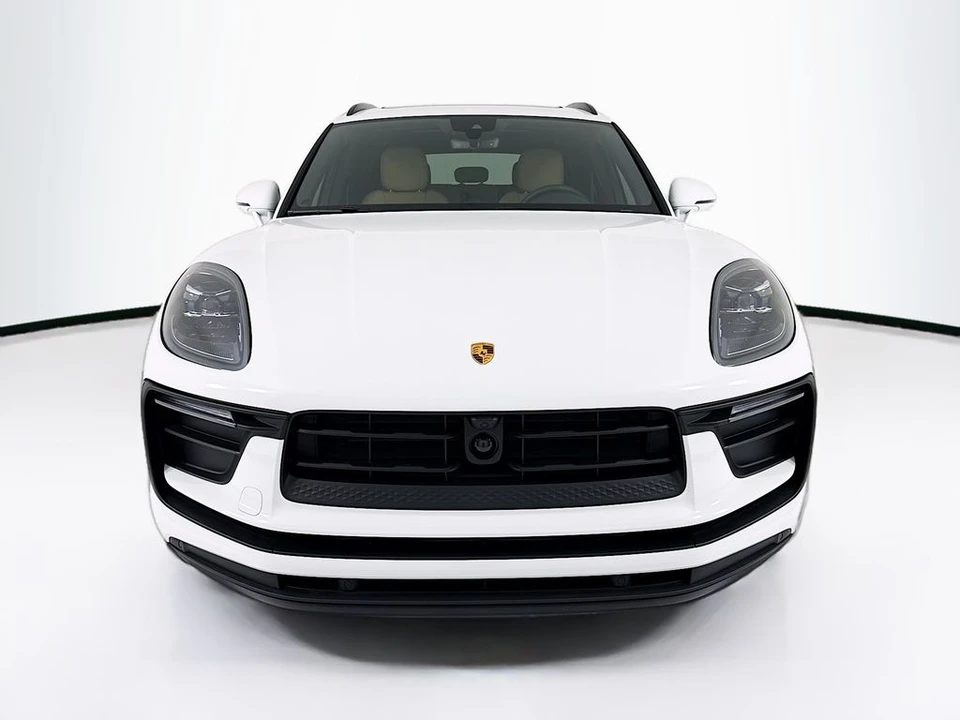 2026 Porsche Macan - Image 6 of 31
