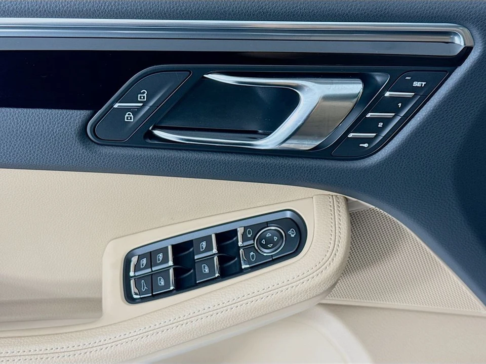 2026 Porsche Macan - Image 11 of 31
