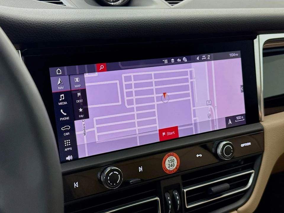 2026 Porsche Macan - Image 19 of 31