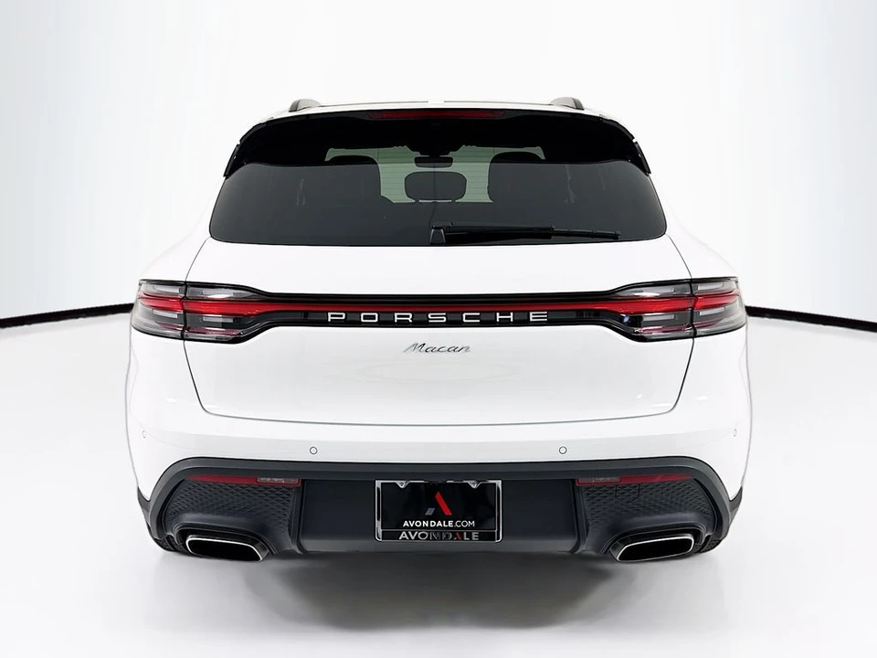 2026 Porsche Macan - Image 10 of 31