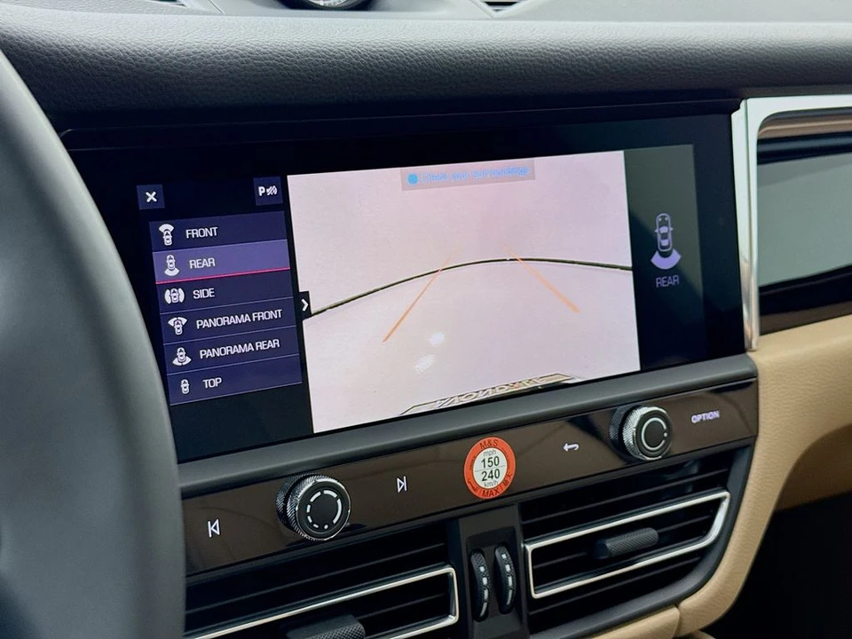 2026 Porsche Macan - Image 20 of 31