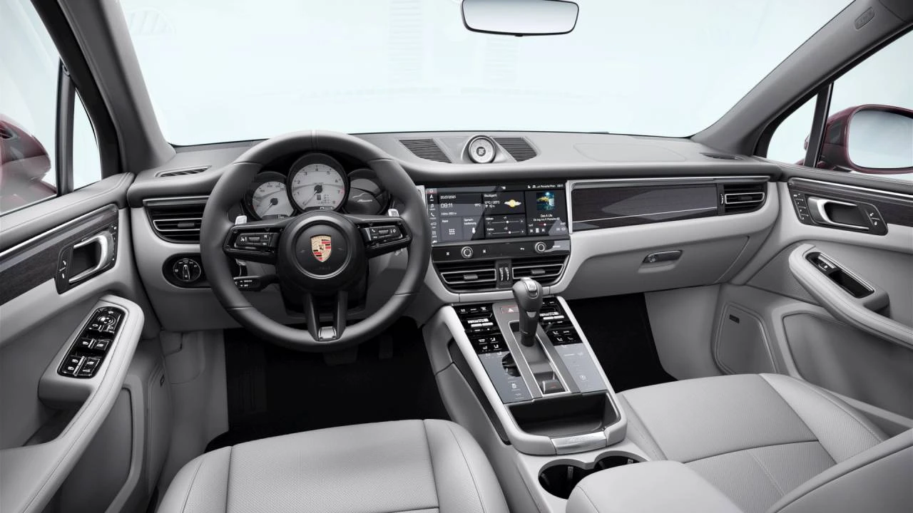 2026 Porsche Macan - Image 9 of 10