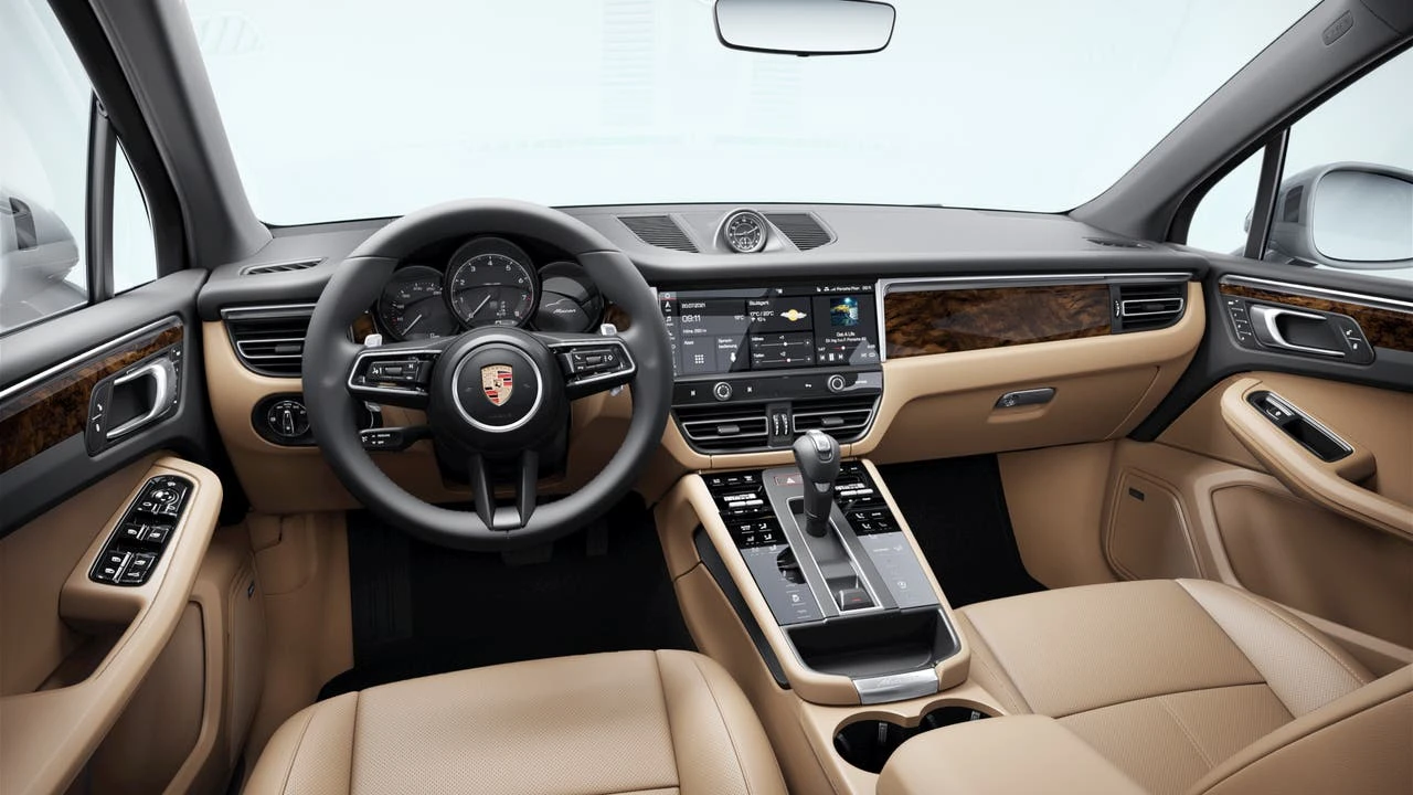 2026 Porsche Macan - Image 9 of 10