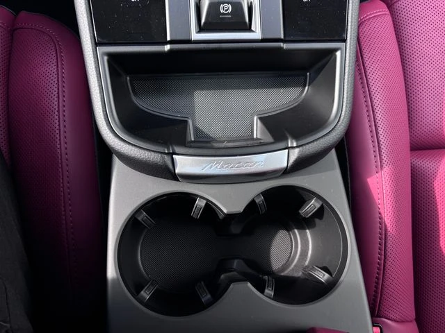 2026 Porsche Macan - Image 22 of 28