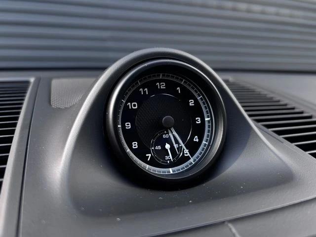 2026 Porsche Macan - Image 20 of 28