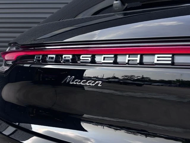 2026 Porsche Macan - Image 27 of 28