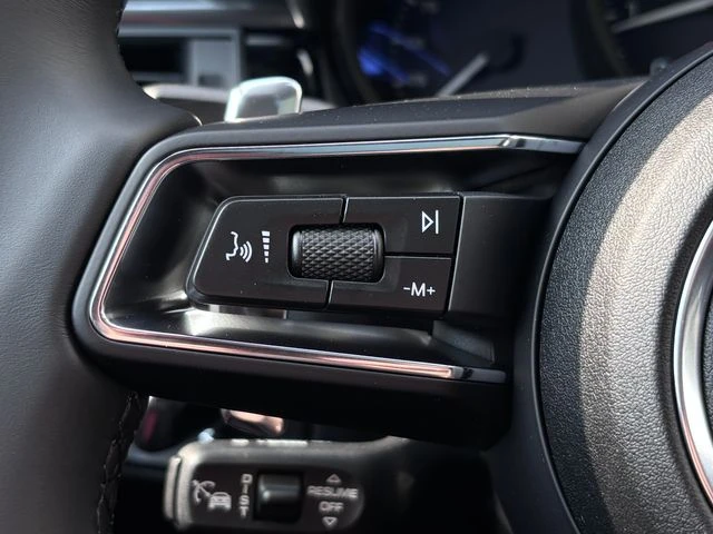 2026 Porsche Macan - Image 16 of 28