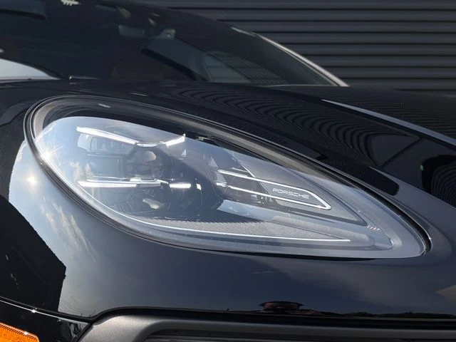 2026 Porsche Macan - Image 12 of 28