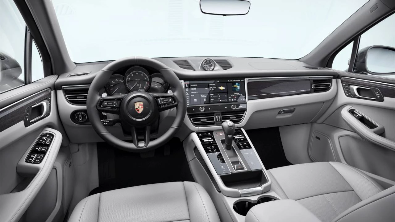 2026 Porsche Macan - Image 9 of 10