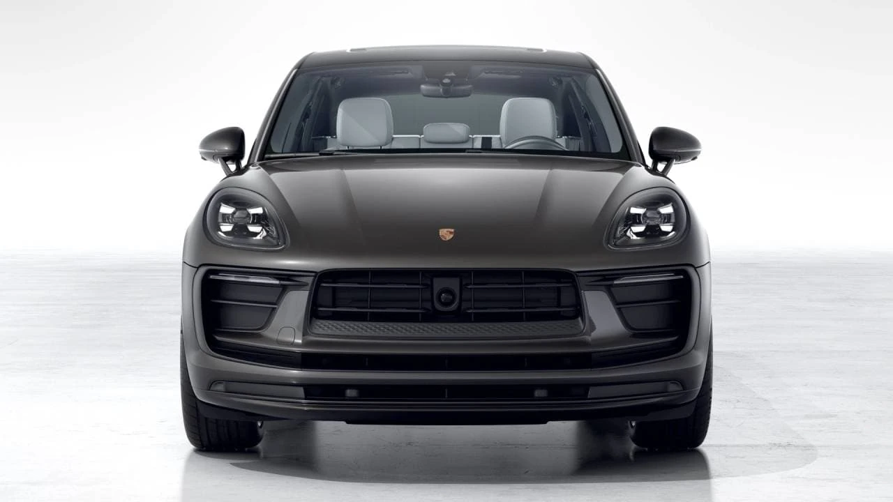 2026 Porsche Macan - Image 8 of 10