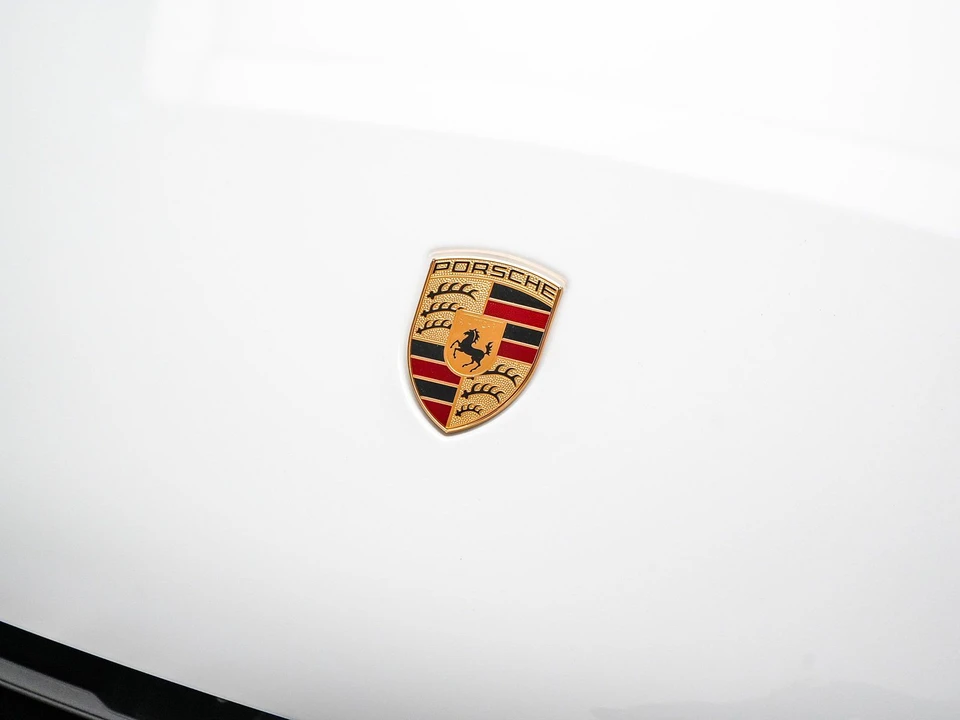 2026 Porsche Macan - Image 12 of 31