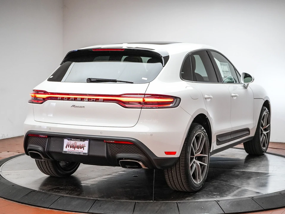 2026 Porsche Macan - Image 6 of 31