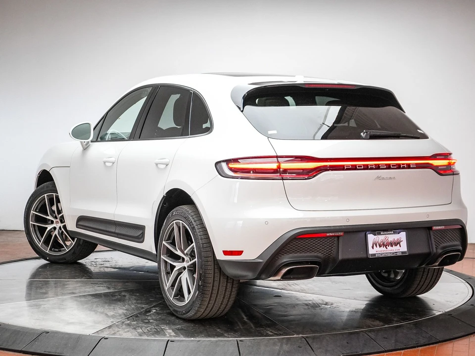 2026 Porsche Macan - Image 3 of 31