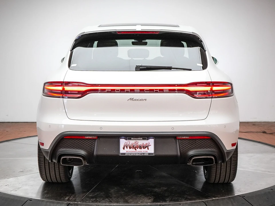 2026 Porsche Macan - Image 7 of 31