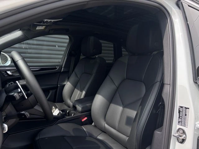 2026 Porsche Macan - Image 5 of 28