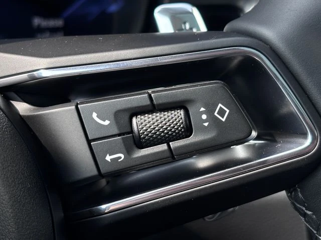 2026 Porsche Macan - Image 17 of 28