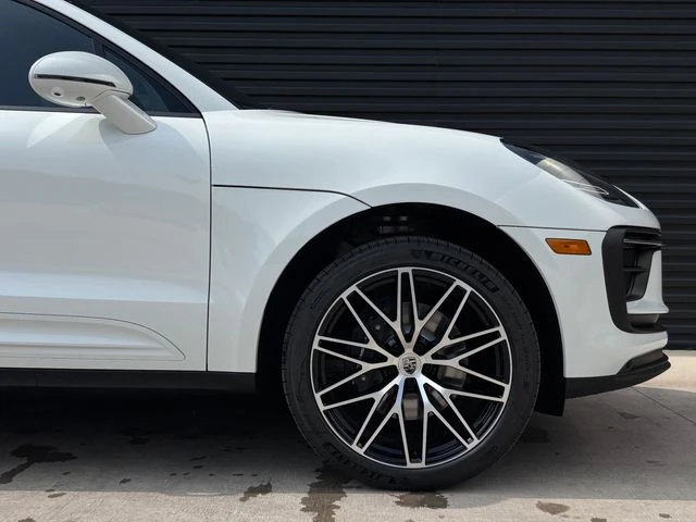 2026 Porsche Macan - Image 11 of 28