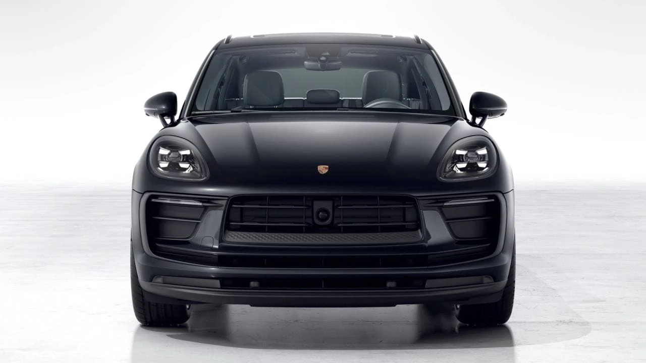2026 Porsche Macan - Image 8 of 10