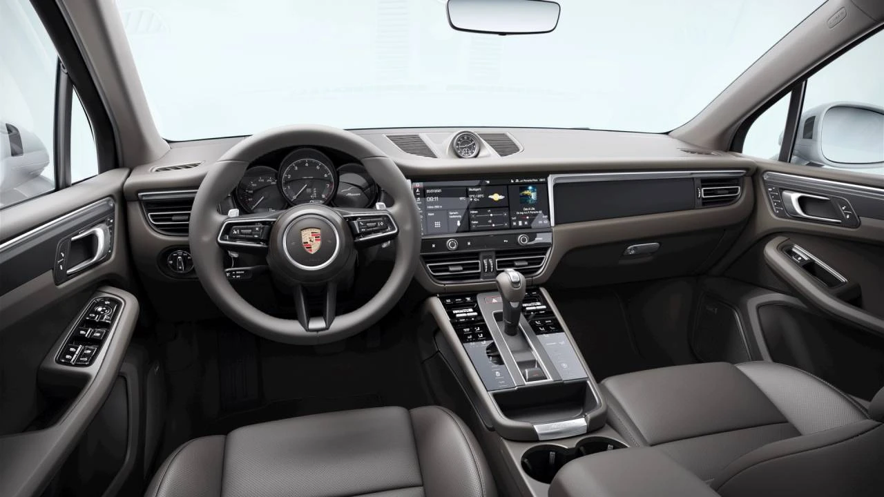 2026 Porsche Macan - Image 9 of 10