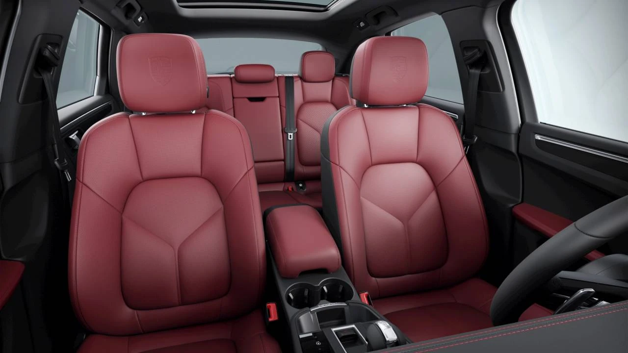 2026 Porsche Macan - Image 10 of 10
