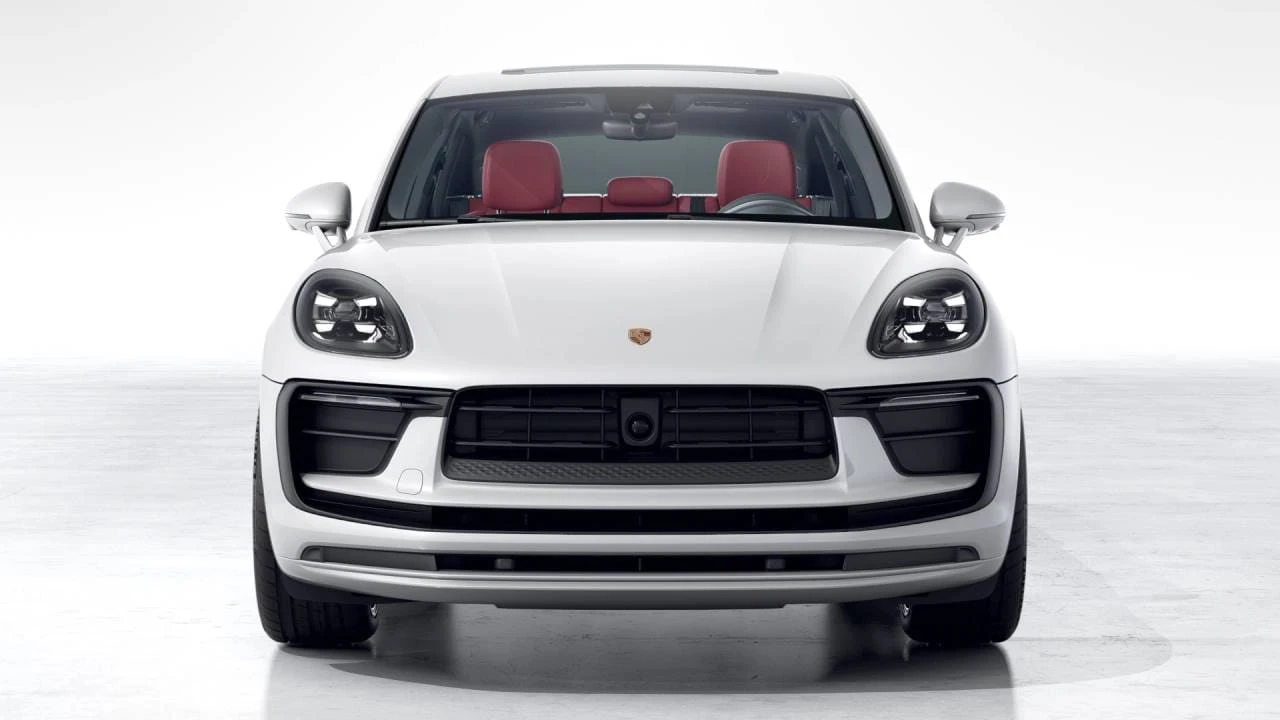 2026 Porsche Macan - Image 8 of 10
