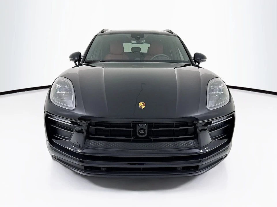 2026 Porsche Macan - Image 6 of 31