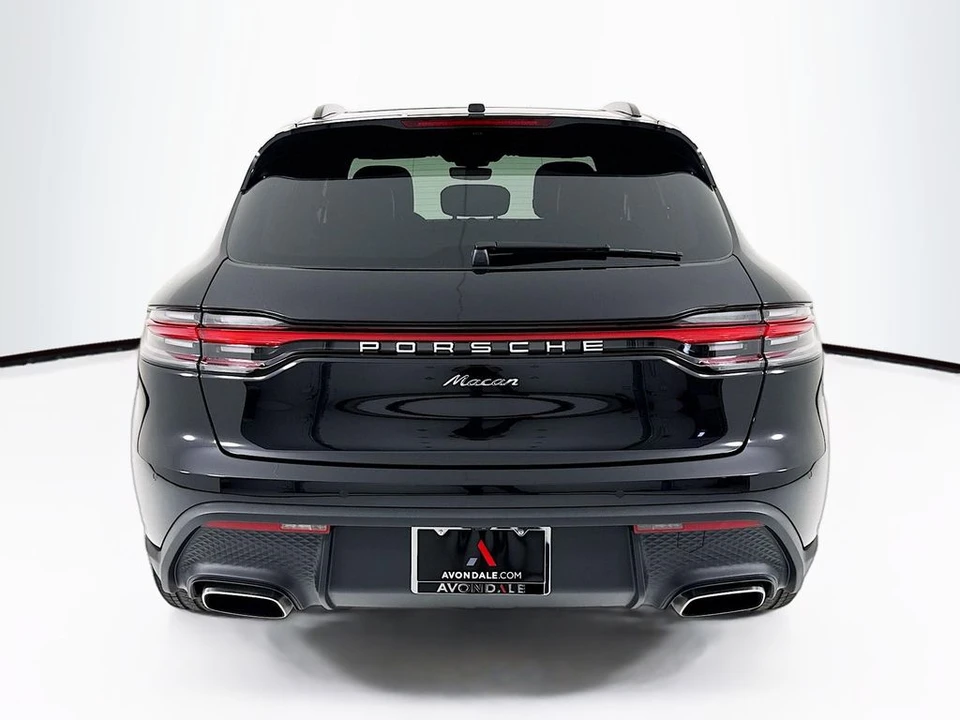 2026 Porsche Macan - Image 10 of 31