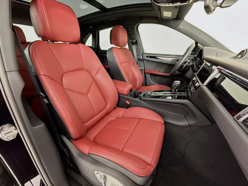 2026 Porsche Macan - Image 31 of 31