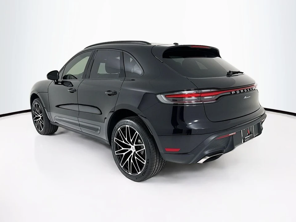 2026 Porsche Macan - Image 3 of 31
