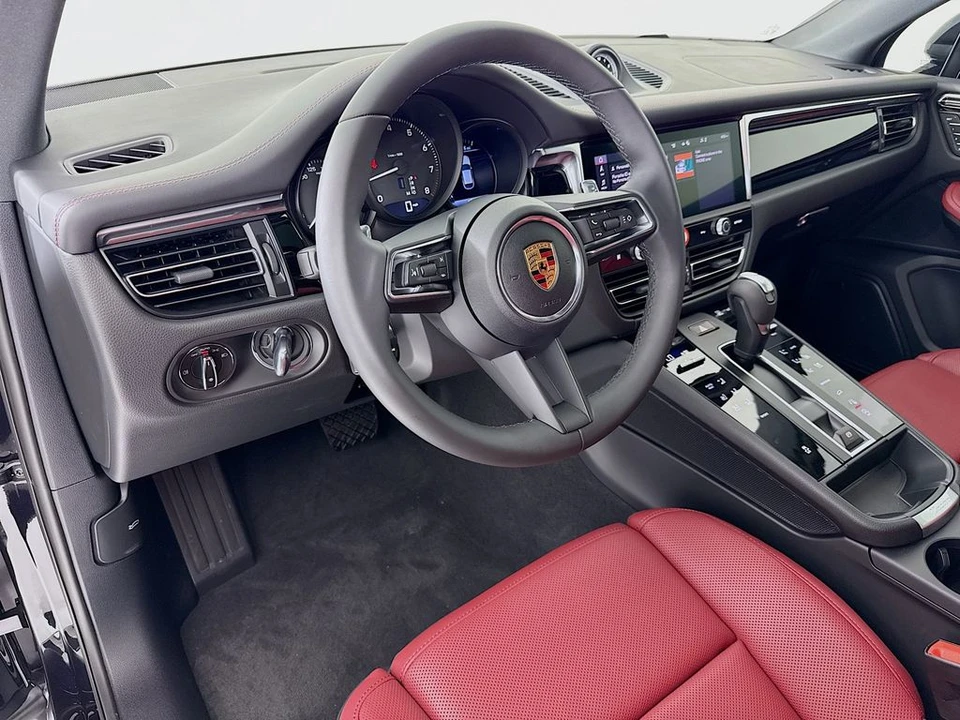 2026 Porsche Macan - Image 4 of 31