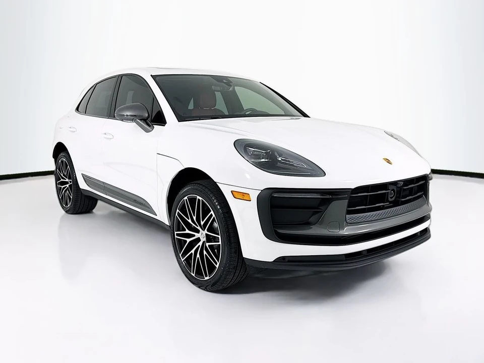 2026 Porsche Macan - Image 7 of 31