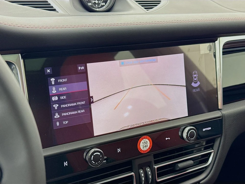 2026 Porsche Macan - Image 22 of 31