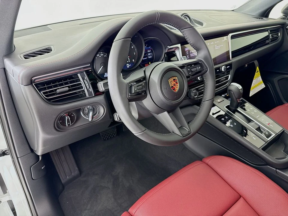 2026 Porsche Macan - Image 4 of 31