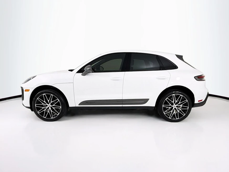 2026 Porsche Macan - Image 2 of 31