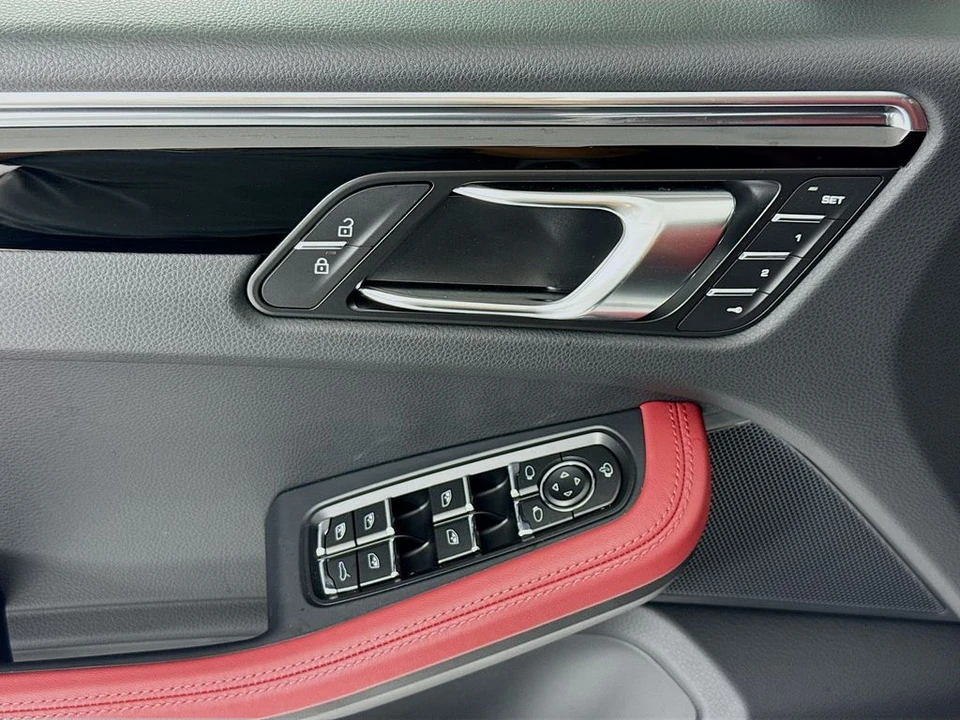 2026 Porsche Macan - Image 11 of 31